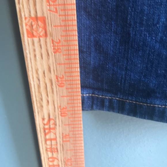 Torrid Boyfriend Straight Vintage Stretch Mid-Rise Jean. Size 10 tall. Stretch. - Picture 9 of 10